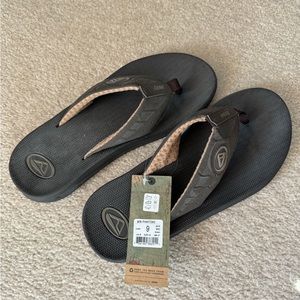 New Reef Men’s Size 9 2476 Phantoms Brown Sandals Flip Flops